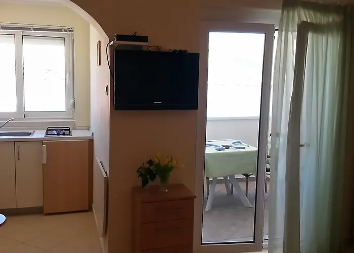 Feniks Pag Town
