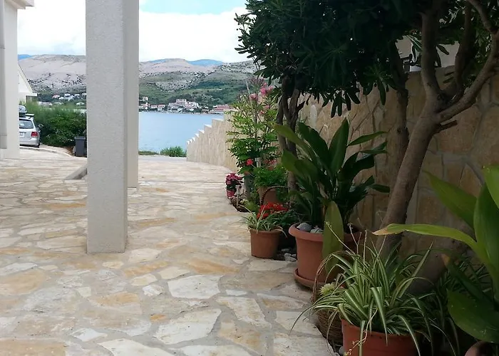 Feniks Apartment Pag Town